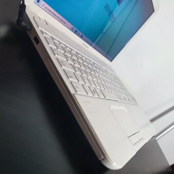 Predám notebook Toshiba - 2