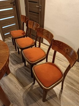 Starožitný stôl so stoličkami - 2