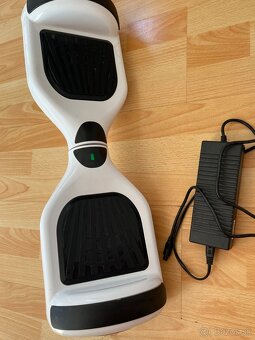 Predám biely hoverboard - 2