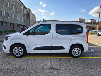 2021_Opel Combo Life DIESEL_BOHATÁ VÝBAVA_5 miest_1.maj SR_ - 2