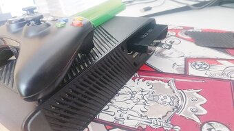 Microsoft Xbox 360 E Stingray 250GB - 2
