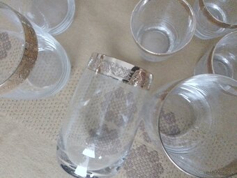 Poháre so zlatým lemom - 2