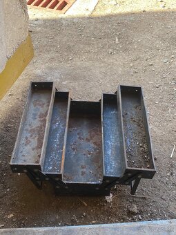 Kufrík kovový na náradie - 2