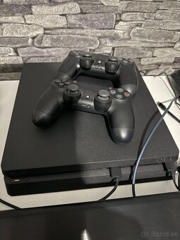 Predám PS4 1tb - 2