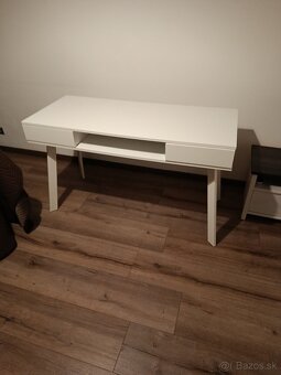 Predám písací ( toaletný ) stôl - 2