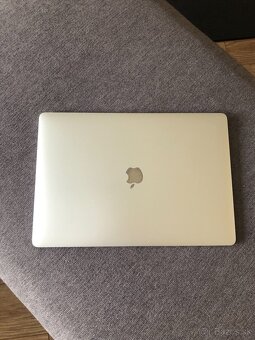 MacBook Pro 15" 2018 – i7/16GB/256GB – Výborný stav - 2