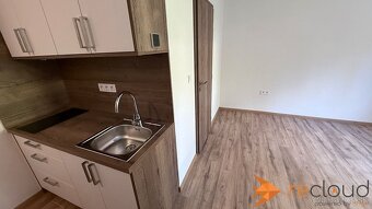 Na prenájom kompletne zrekonštruovaná garsónka na Dolnej uli - 2