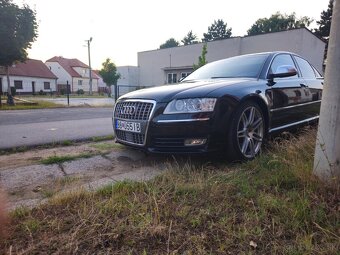 AUDI S8 5.2 V10 - 2