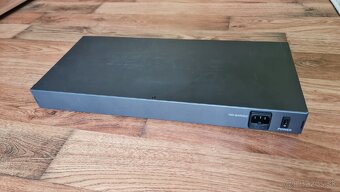 Vivotek AW-FET-160A-250 16-portový PoE switch - 2