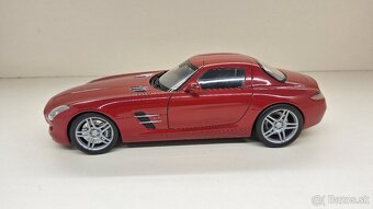 1:18 MERCEDES-BENZ SLS AMG - 2