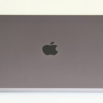 Perfektný Macbook Pro 16" - 2