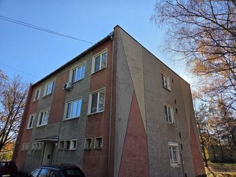 Dva a pol izbový byt v okrajovej časti Lučenca - 2