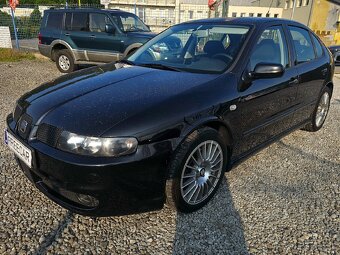 Seat Leon 1.8 Turbo Top Sport Rezervované - 2