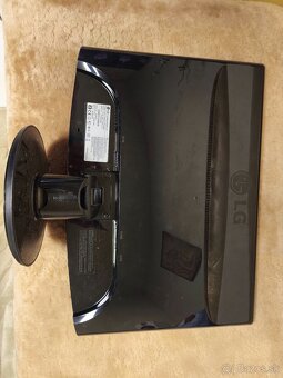Predám monitor LG Flatron W2252TG – 22" | cena 20 € - 2