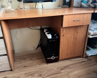 Pisaci stol - 2