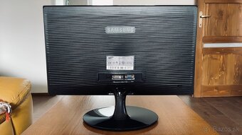 Monitor Samsung SyncMaster SA300 22” - 2