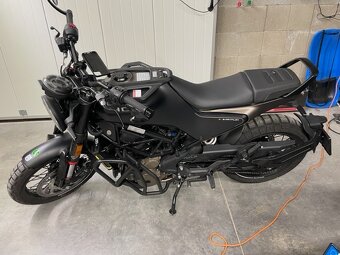 Husqvarna Svartpilen 401 - 2