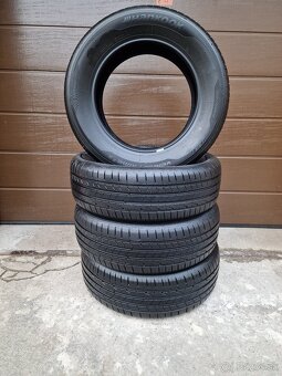 Predám letné pneu Hankook ventus prime 3 rozmer 215/65 R17 9 - 2