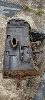 Motor a blok motora Tatra - 2