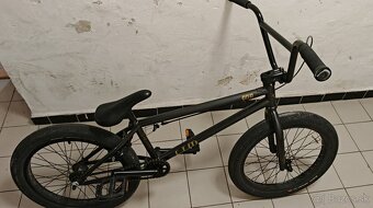 BMX CTM POP 20" Hi-Ten metalická čierna, model 2021 - 2
