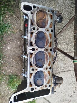 Lada niva 1.7i hlava - 2