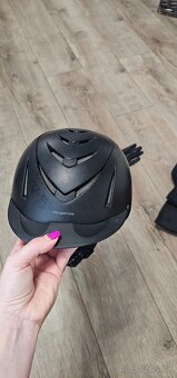 JAZDECKÁ VESTA  a  HELMA - 2