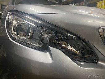 Peugeot 2008 predné svetla nové - 2