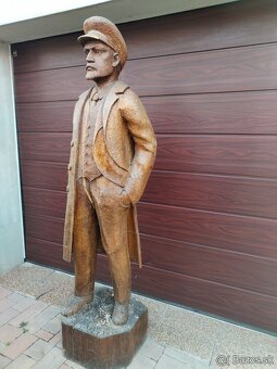 Lenin,busta-drevorezba Ostrovsky - 2