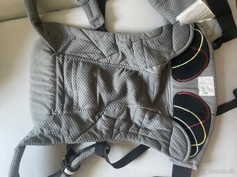 ERGOBABY ADAPT Nosič Soft Flex Mesh - Graphite grey - 2