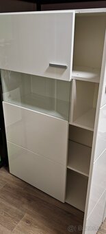 Predám skriňu a stolík pod TV - 2