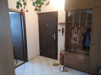 PREDAJ 3-izbový byt v centre mesta Púchov - 2