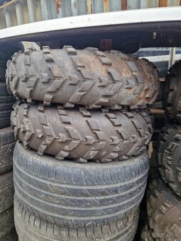 Predám pneu na Štvorkolku Carlisle made in USA - 2