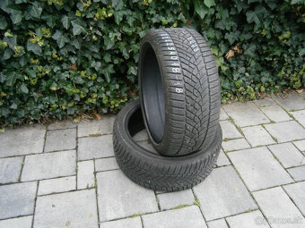 Predám 2x zimné pneu Goodyear 225/40 R18 92VXL - 2