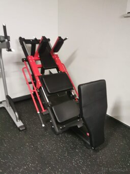 Leg press, hack dřep stroj - 2