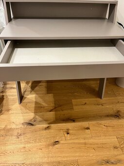 Pisaci stôl so šuflikom - ako nový - 2