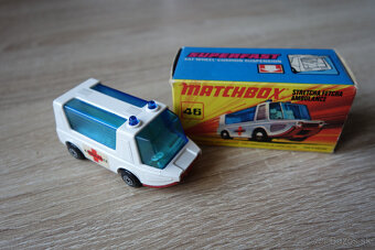 Matchbox Superfast No. 46 Stretcha Fetcha Ambulance - 2