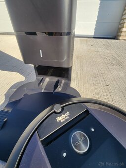 Robotický vysávač iRobot Roomba i7 - 2