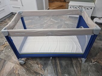 Prenosná cestovná postielka - 2