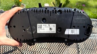 Farebné budíky octavia 3 nafta - 2