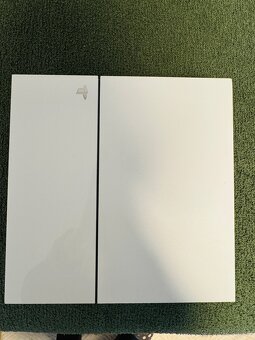 PlayStation 4 - 2