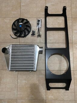Nissan Patrol M57 - DRŽÁK INTERCOOLERU + INTERCOOLER - 2