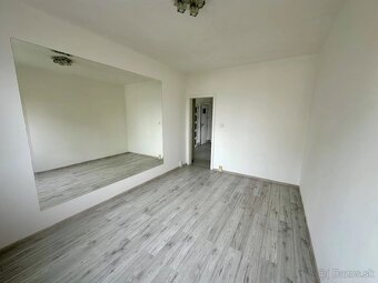 Zrekonštruovaný 3i byt s klimatizáciou a loggiou KVP Wurmova - 2