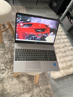 15.6" HP 250 G9/ Core I5/ 16GB RAM/ 256GB SSD/Intel Iris XE - 2