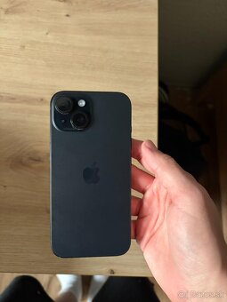 iPhone 15 128 GB čierny PREDÁM - 2