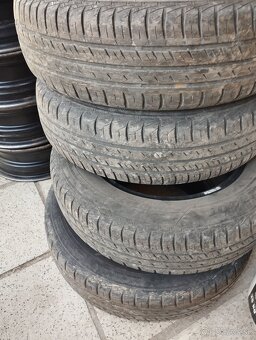 Predám letné pneumatiky a disky na Fabia 1 - 2