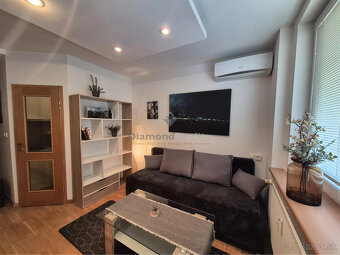 Na prenájom zariadená garsónka, balkón, Štefánikova, Senica. - 2