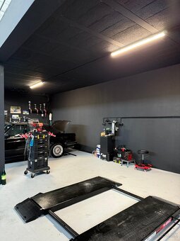 AE Garage – Oprava preliačin bez lakovania (PDR) – Rýchlo a - 2