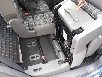 VW TOURAN CROSS 1.6 TDI, automat (STK do jula 2027) - 2