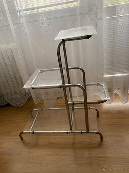 Chrómový stojan na kvety - 2