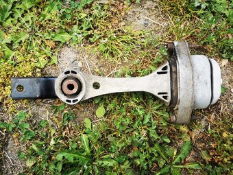 Spodný sylenblok motora 1.9tdi vw - 2